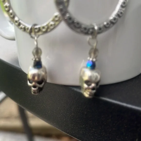 Hand crafted skull Czech glass hoop earrings - Picture 4 of 6